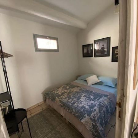 Apartament Dans Un Ancien Atelier De Potier Saint-Quentin-la-Poterie Zewnętrze zdjęcie